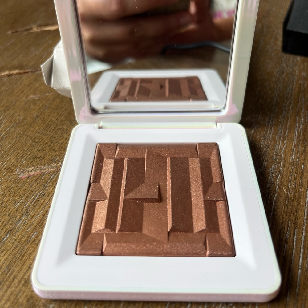 NEW Haus Labs Bio-Radiant Gel-Powder Highlighter - Bronzite - Picture 2 of 3